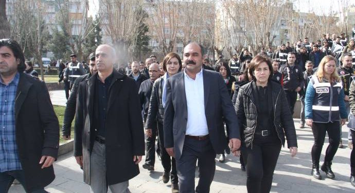 690x390cc dyb 15 02 2018 diyarbakir 15 subat protesto1