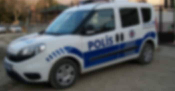 polislerden genc kadina ekip otosunda tecavuz