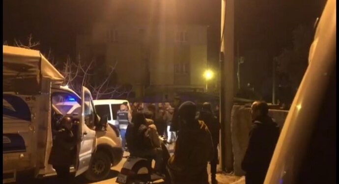 HDPnin yardim TIRina el koyan polis halka ates acti