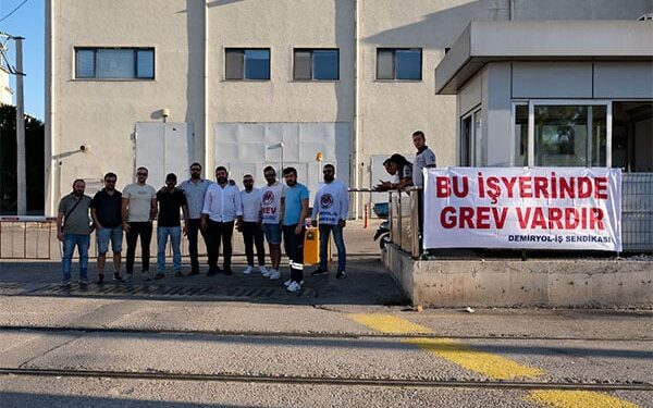 İzmir'de metro ve tramvay işçileri greve çıktı