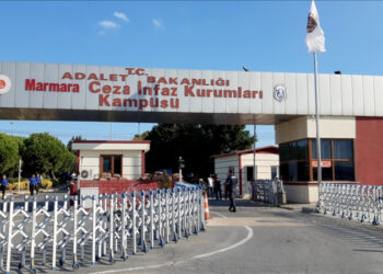 Suruç'ta katledilen 33'leri anan tutsaklara iletişim cezası