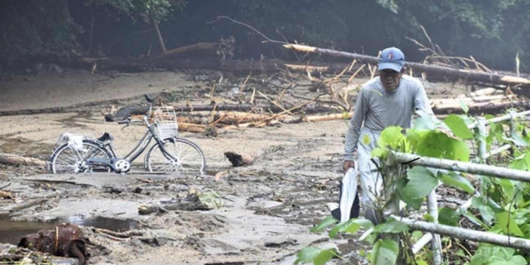 Japonya'da meydana gelen selde 3 kişi hayatını kaybetti