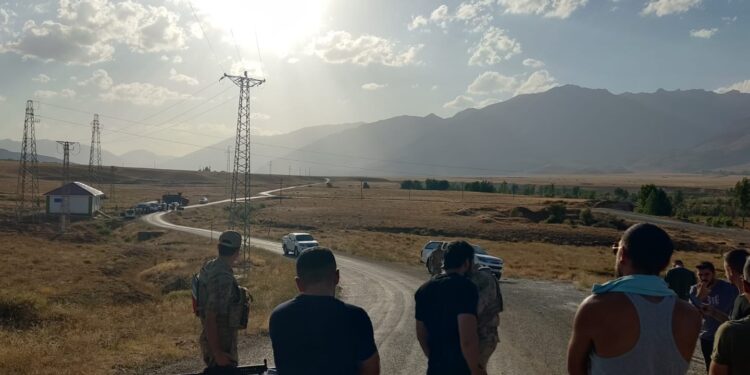 FEDAŞ, başka illerden Ovacık'a getirdiği işçileri jandarma-polis baskısıyla çalışmaya zorluyor