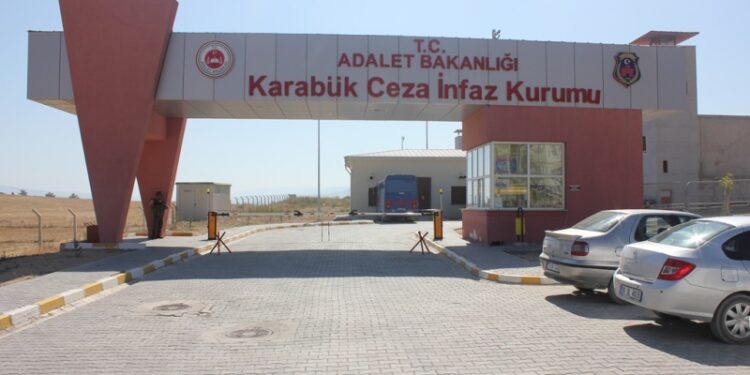 Karabük'te 11 tutsağın tahliyesi engellendi