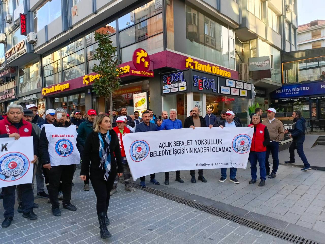 Avcılar'da belediye işçisi Emrah Özdemir'e yönelik saldırıya karşı açıklama yapıldı