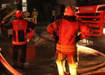 Sultanbeyli'de işçilerin kaldığı barakada yangın