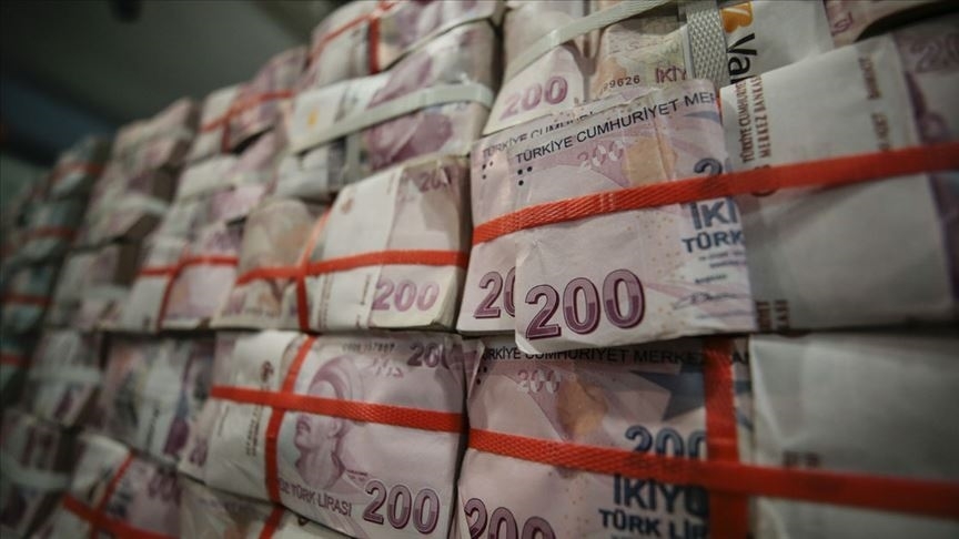 Bütçe 2023'te 1 trilyon 374 milyar lira açık verdi