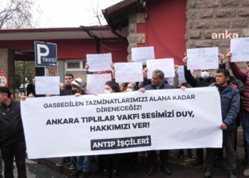 ANTIP AŞ'de işten çıkarılan işçiler hastane önünde eylemdeydi