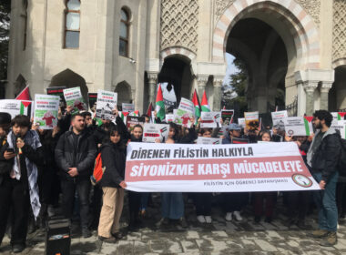 Filistin İçin Öğrenci Dayanışması'ndan Beyazıt'ta eylem