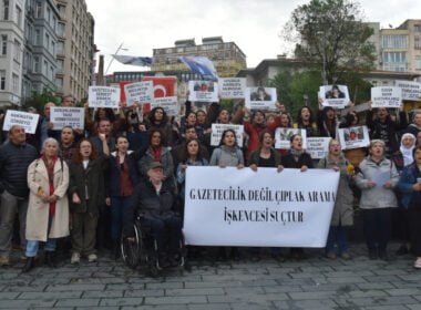 Esra Solin Dal'a yapılan çıplak arama işkencesi protesto edildi